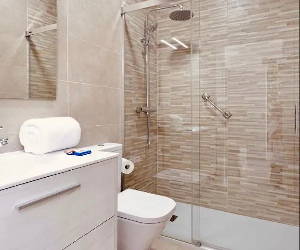 Downtown Plaza Apartment