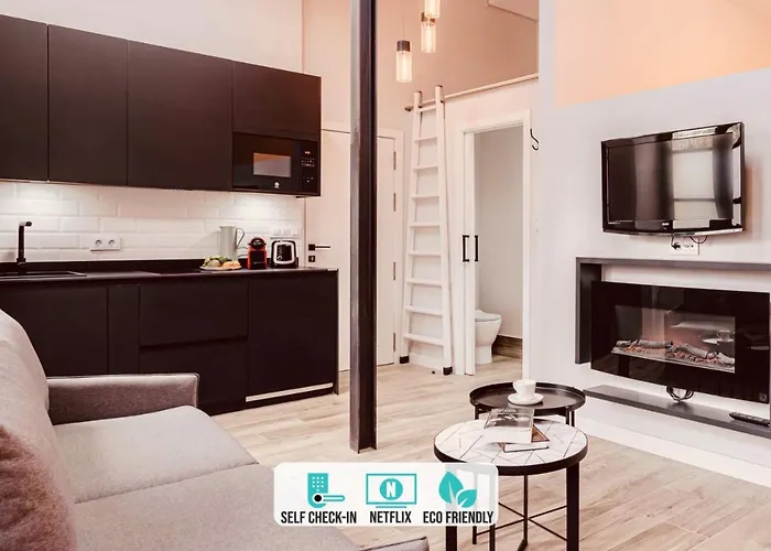 Downtown Plaza Apartment